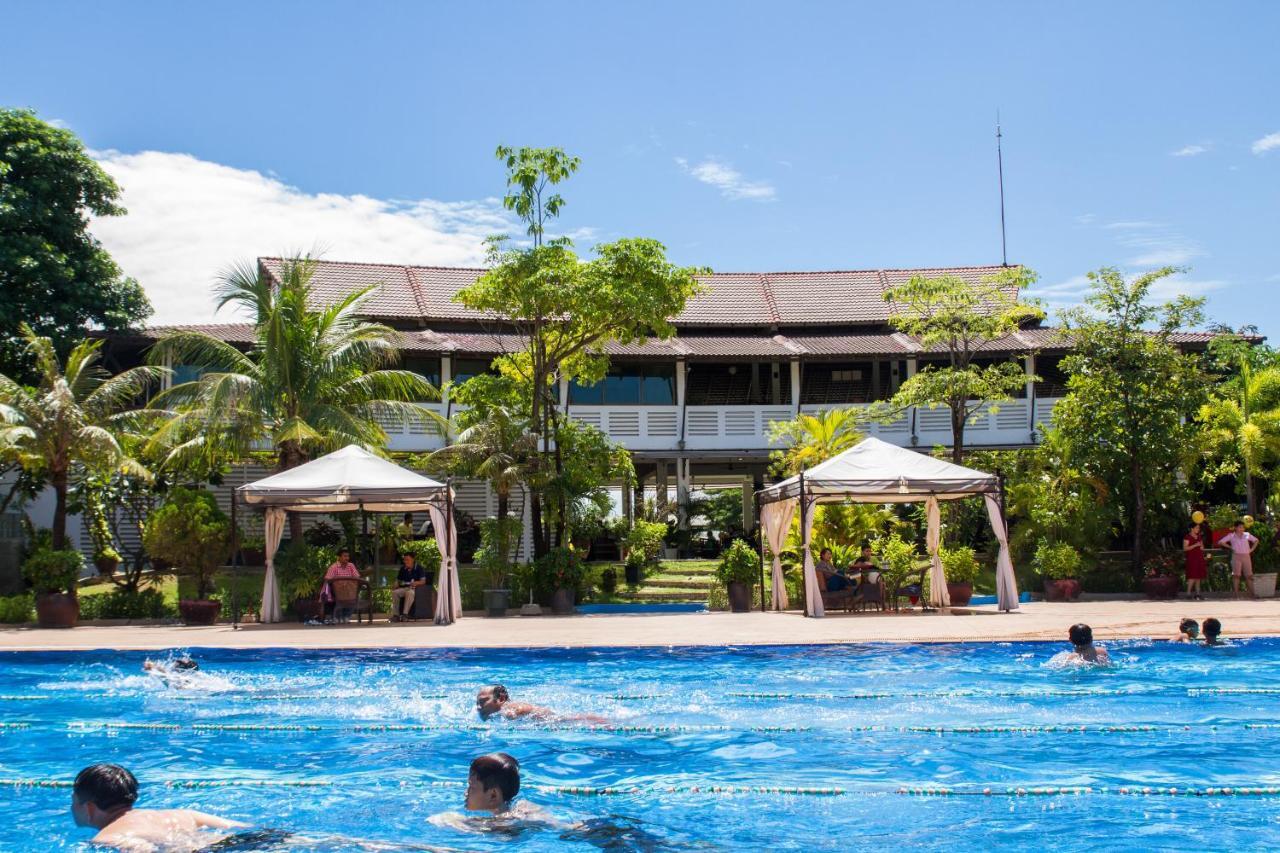 Cambodian Country Club 4*